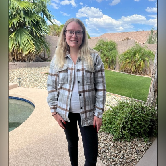 Shacket - Picture 1 of 5